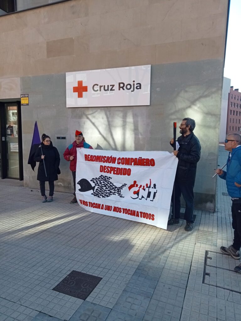Acción Directa y Apoyo Mutuo para exigir la readmisión de la trabajadora de CNT Valladolid en Cruz Roja (Crónica en imágenes jornada 20 de febrero)